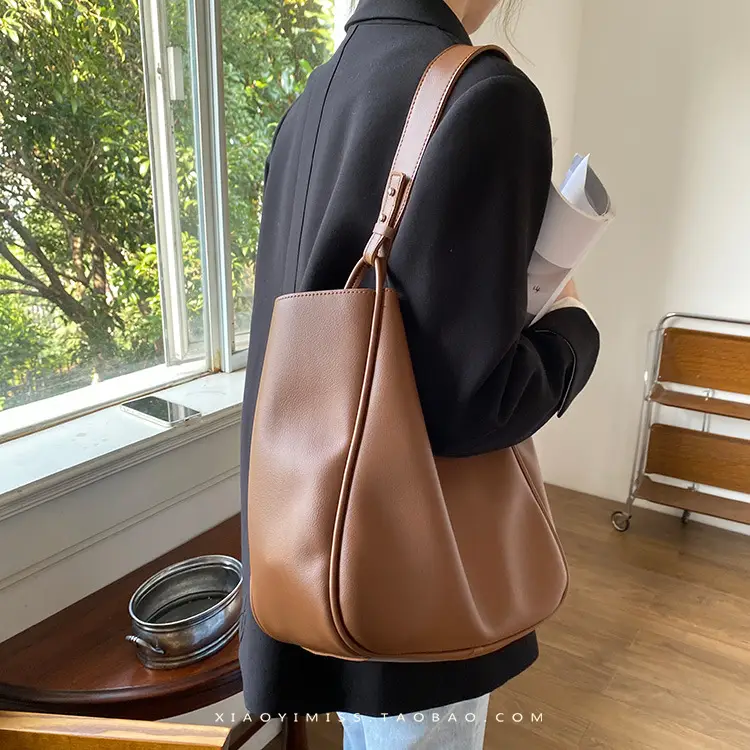 Brown PU Leather Women's Tote Bag Large Capacity Single Shoulder — feature 7