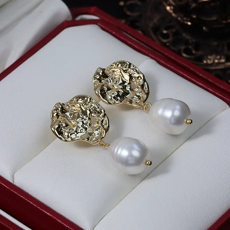 French Retro Lava Gold Pearl Earrings Fashion Niche Design - Image 6