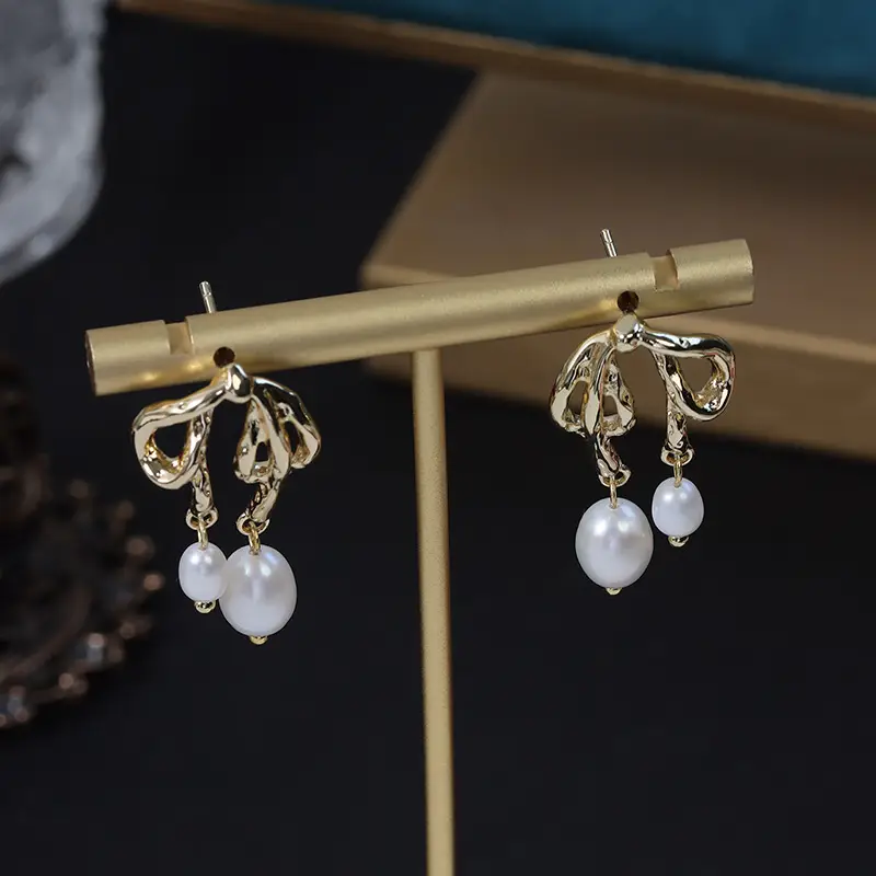 Irregular Bow Baroque Pearl Earrings Wholesale - Image 3