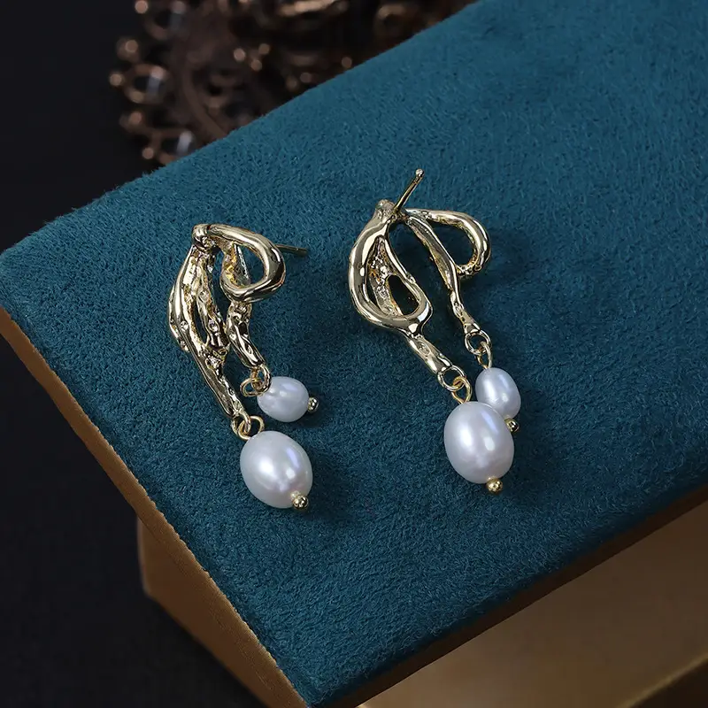 Irregular Bow Baroque Pearl Earrings Wholesale - Image 4