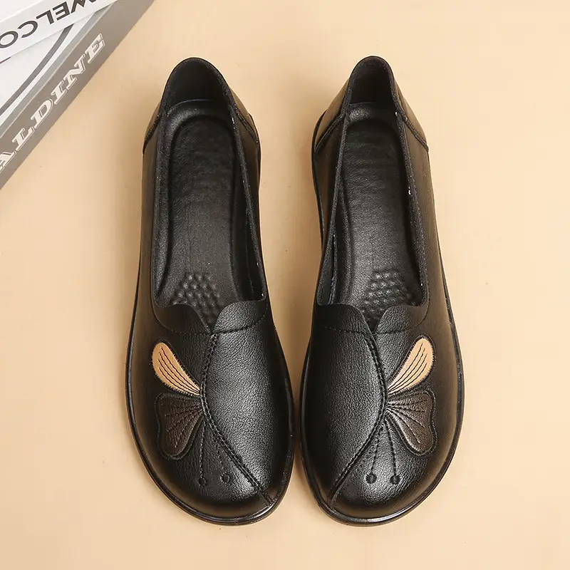 Spring and Autumn Style Soft Leather Shoes for Middle-Aged and Elderly Women, Flat-Soled Mom Shoes, Non-Slip Soft-Soled Leather Shoes for the Elderly, Comfortable and Versatile - Image 8