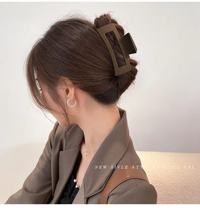 Women's Large Hair Clip Back Head High-Gold Clip — feature 6