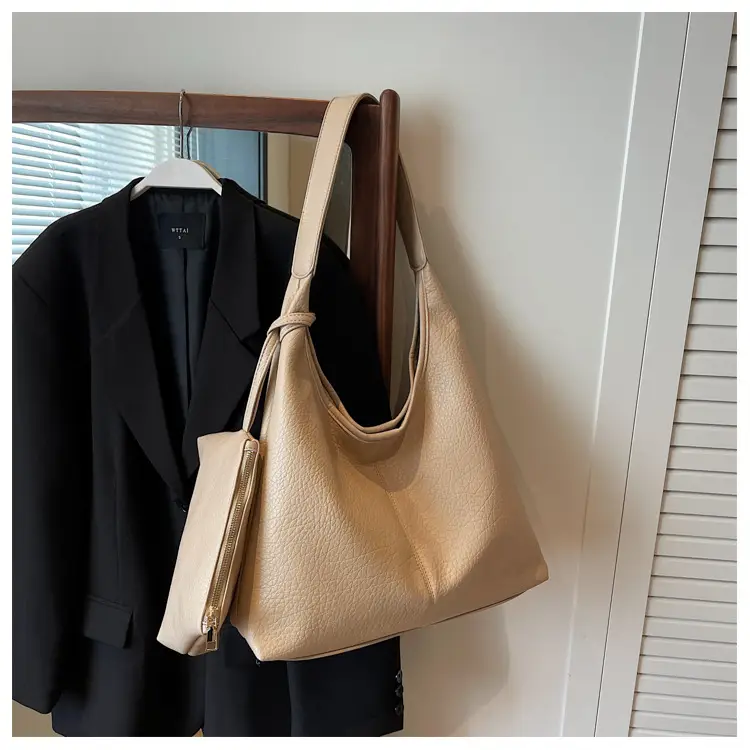 Women Large Capacity Textured Shoulder Bag 2023 — feature 12