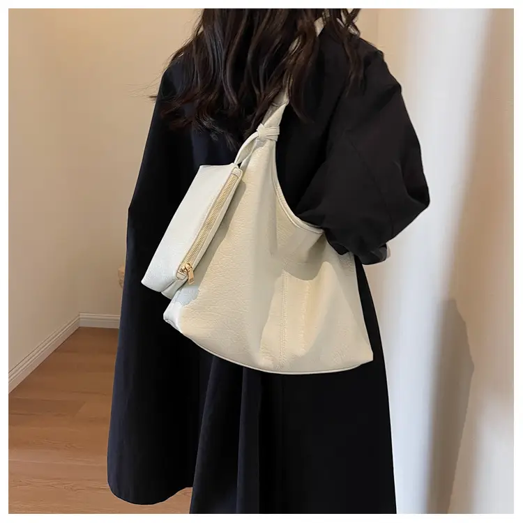 Women Large Capacity Textured Shoulder Bag 2023 — feature 17