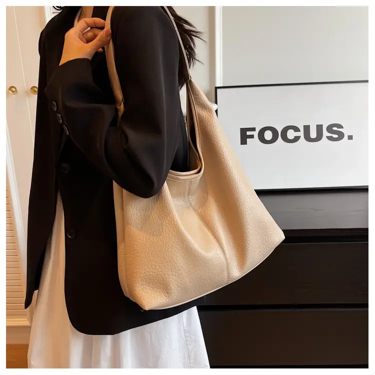 Women Large Capacity Textured Shoulder Bag 2023 — feature 21
