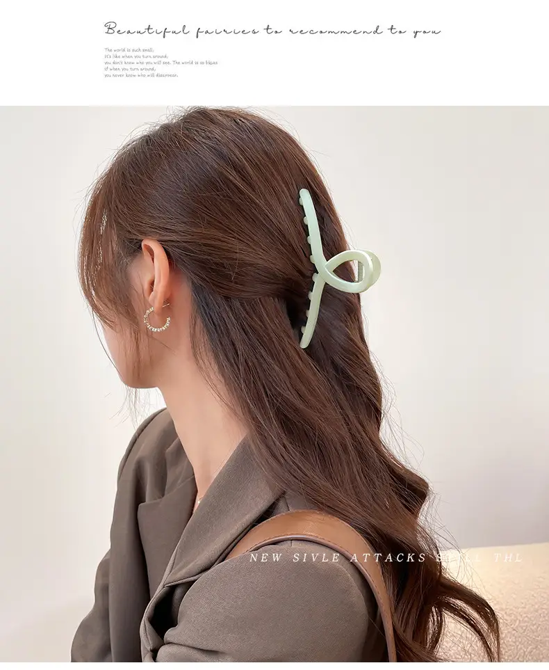 Elegant Large Hairpin for Women's Back Clip Updo — feature 16
