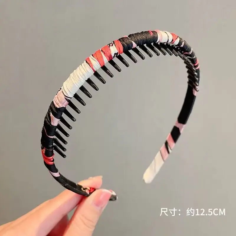黑粉碎花