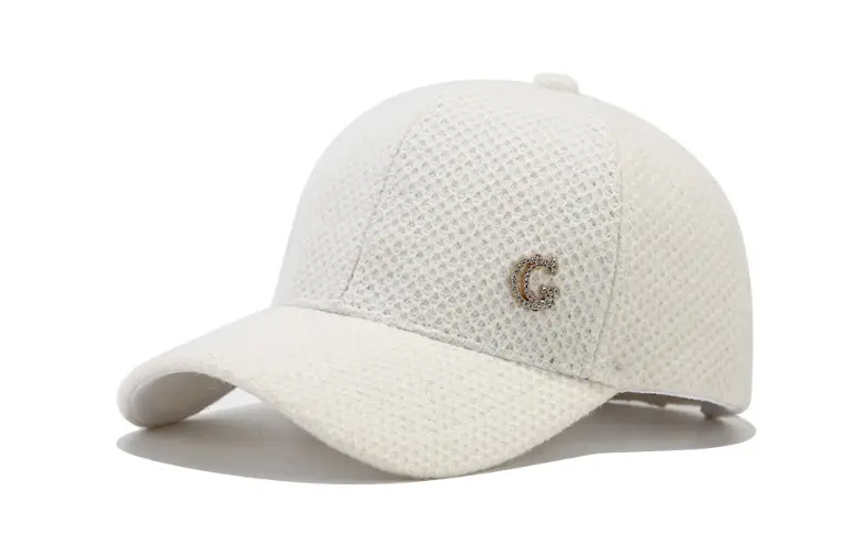 Women's Beige Letter D Cap Winter Warm — feature 7