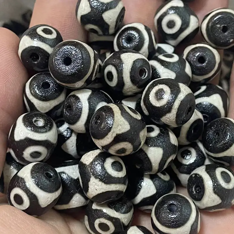 Black & White Three-Eyed Agate Beads 14x16mm - Image 3