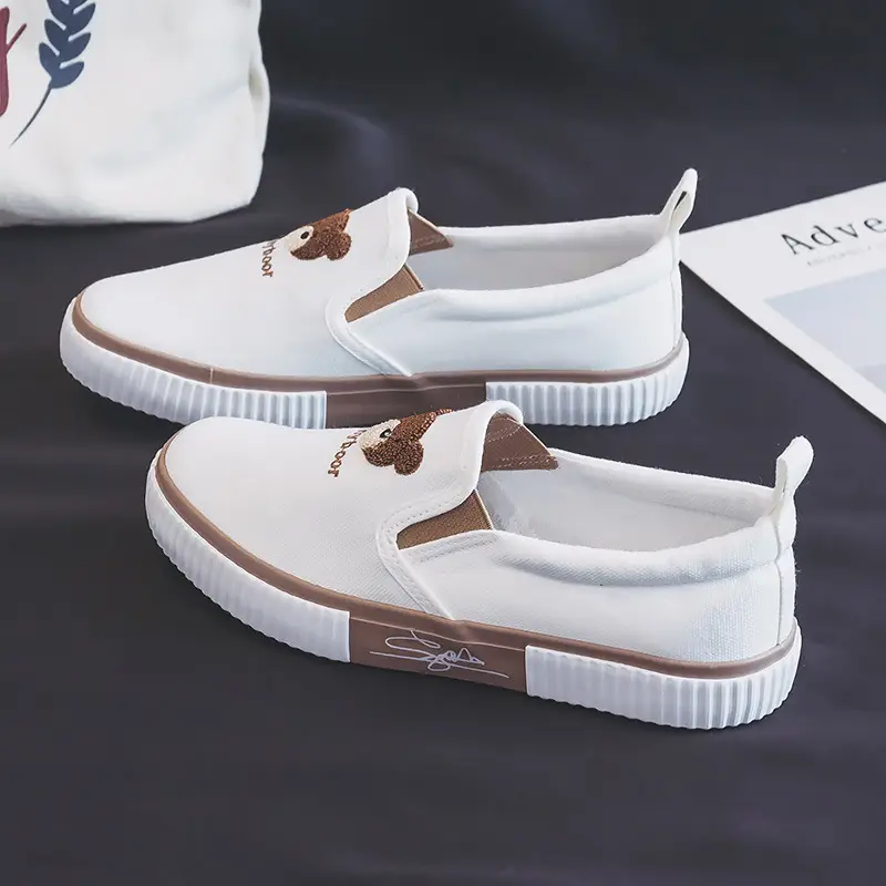 Work practice low-top elastic band slip-on women's shoes all-match breathable slip-on bear black canvas shoes - Image 2