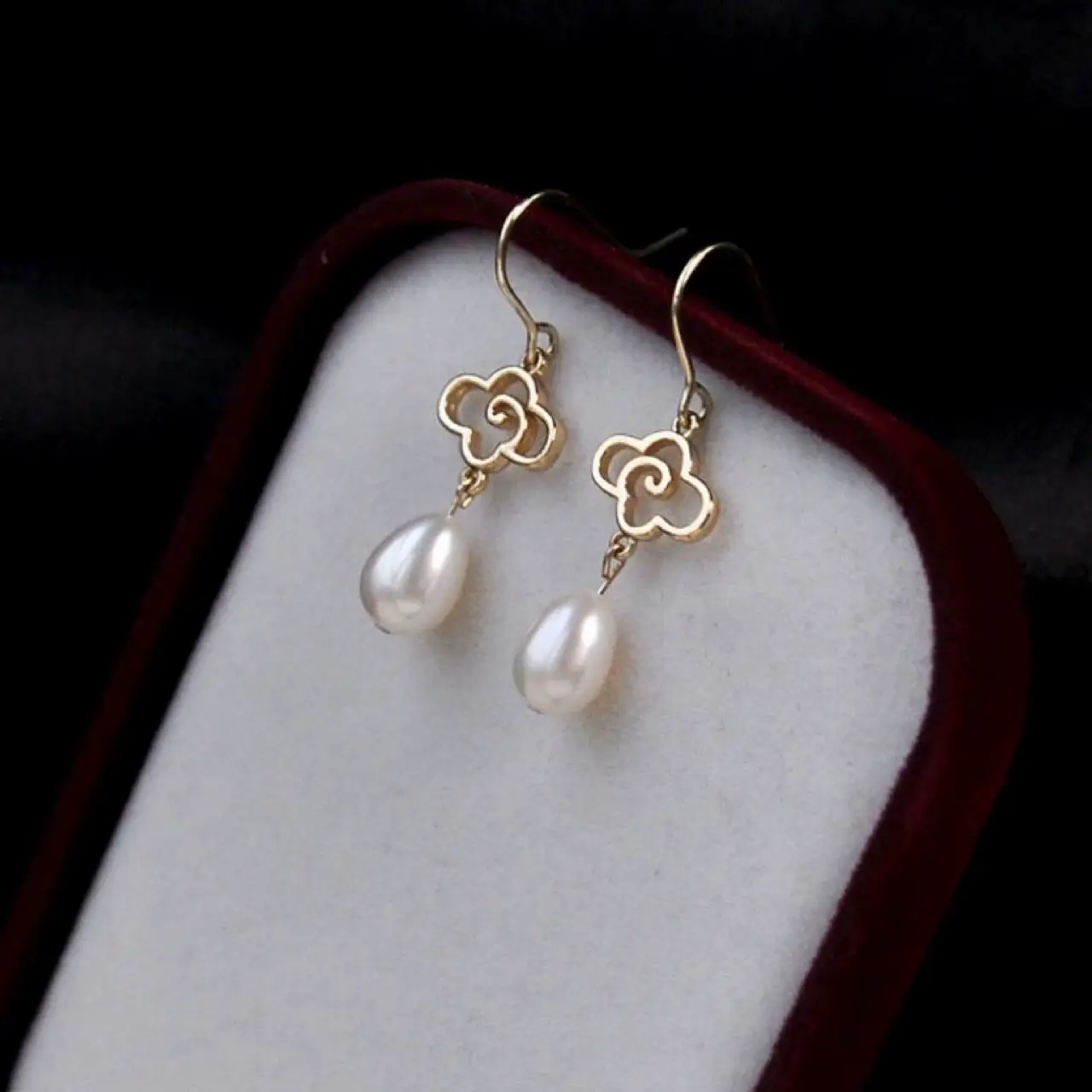 Natural Pearl Earrings Xiangyun Design - Image 3