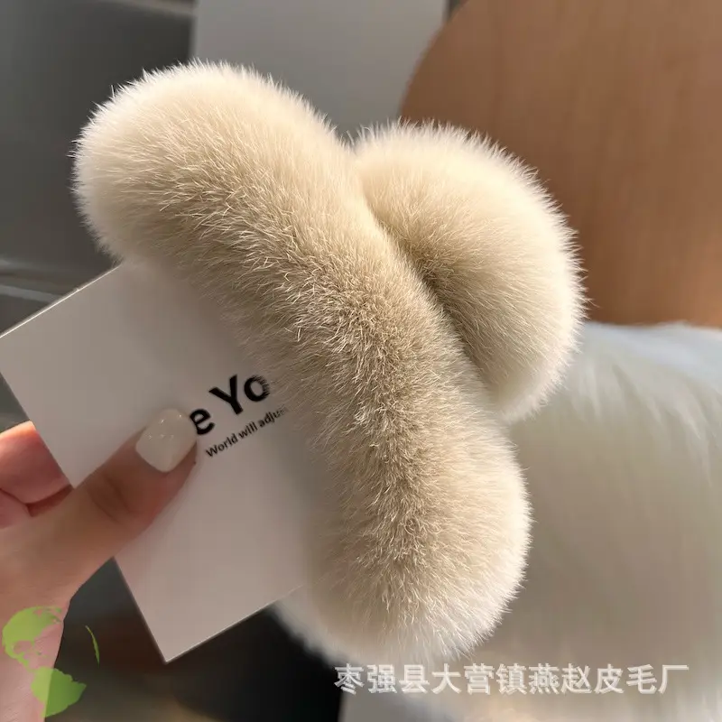 Women Furry Plush Hairpin Clip Blue — feature 18
