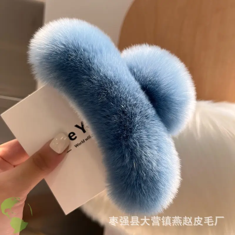 Women Furry Plush Hairpin Clip Blue — feature 3