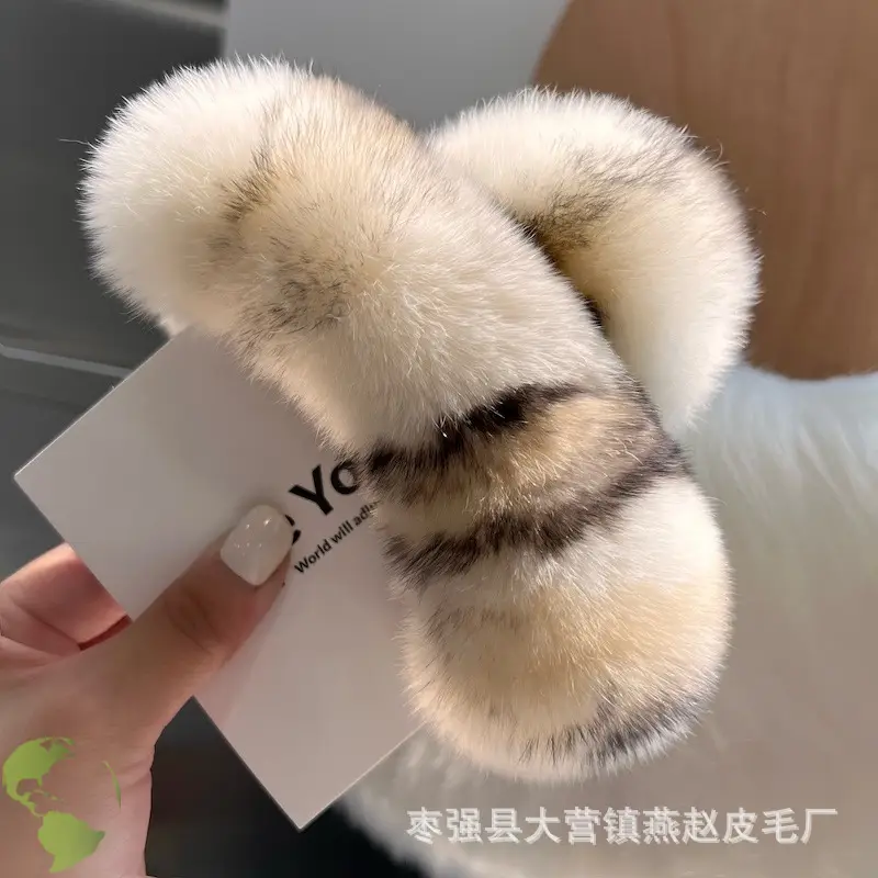 Women Furry Plush Hairpin Clip Blue — feature 8