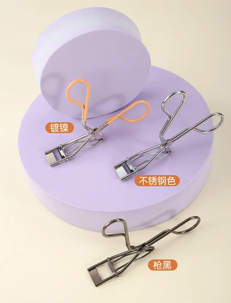 Eyelash Curler with 4 Filled Blades — feature 7
