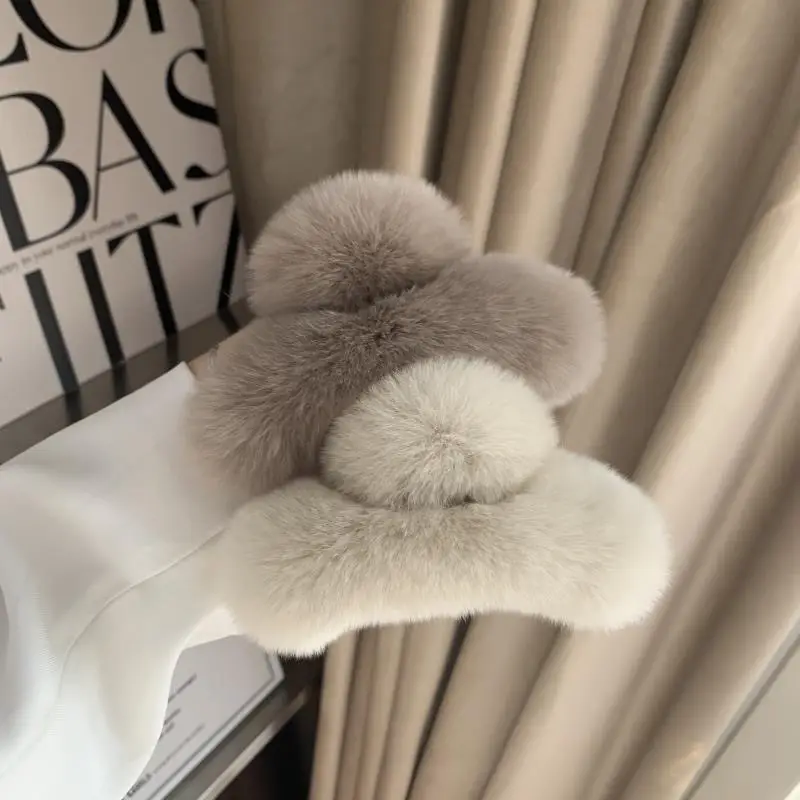 Leopard Print Soft Fur Hair Clips for Women — feature 3