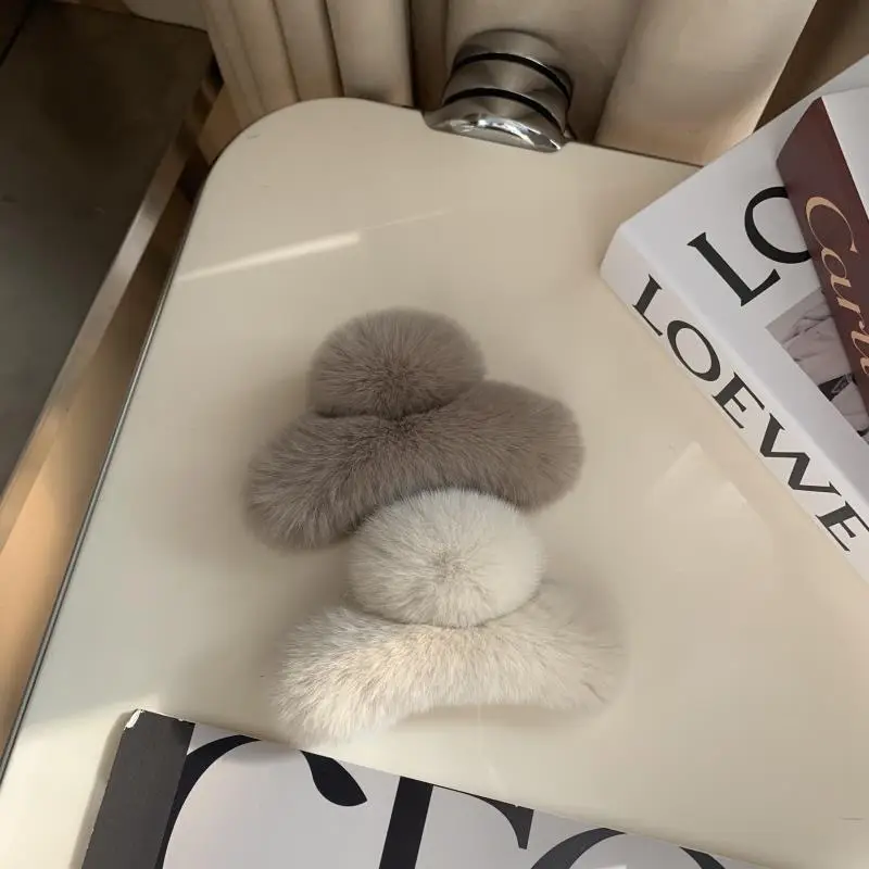 Leopard Print Soft Fur Hair Clips for Women — feature 4