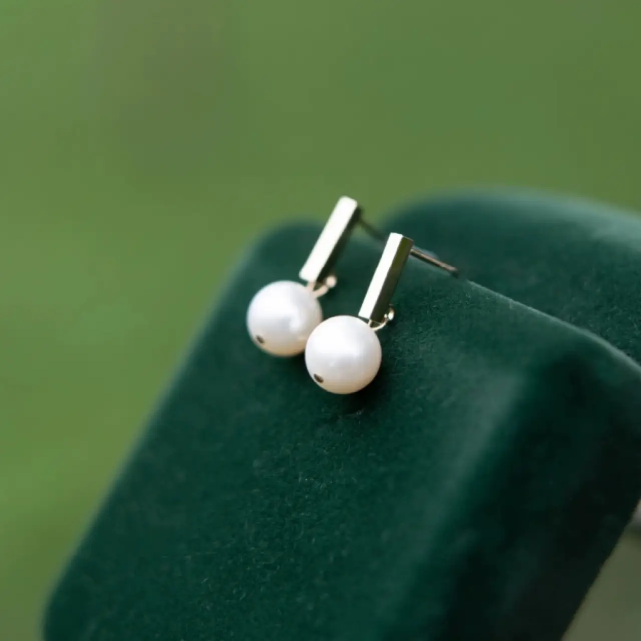 Natural Pearl Earrings for Women, Gold Plated, Niche Design - Image 3