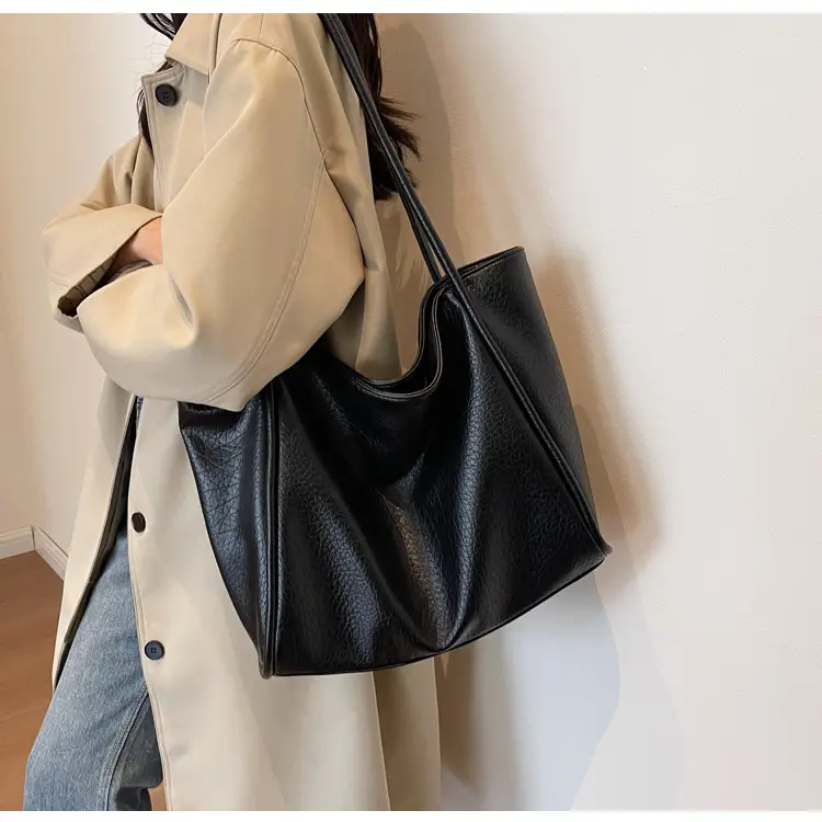 Women Large Capacity Shoulder Bag Beige 2023 — feature 11