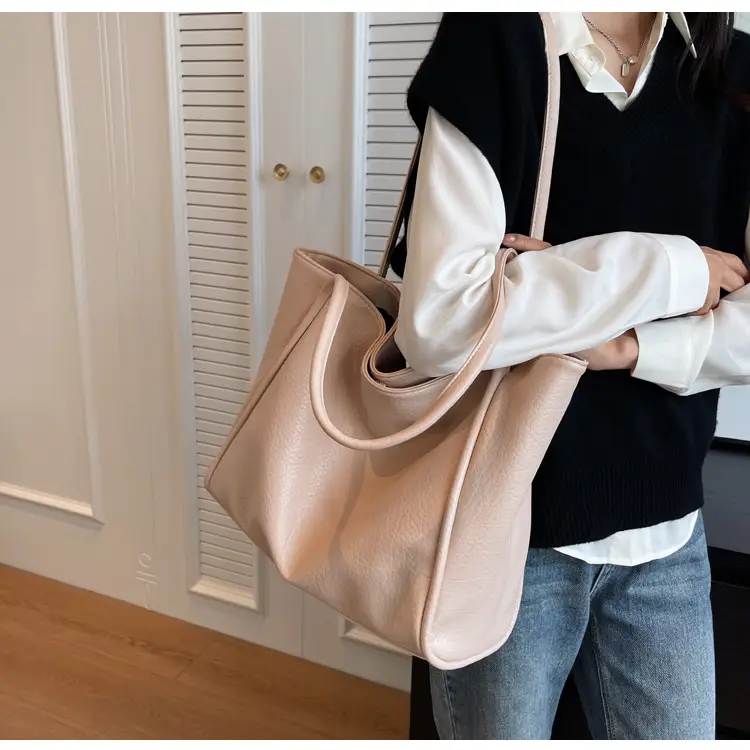 Women Large Capacity Shoulder Bag Beige 2023 — feature 12