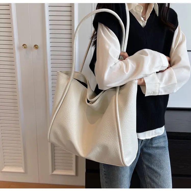 Women Large Capacity Shoulder Bag Beige 2023 — feature 15