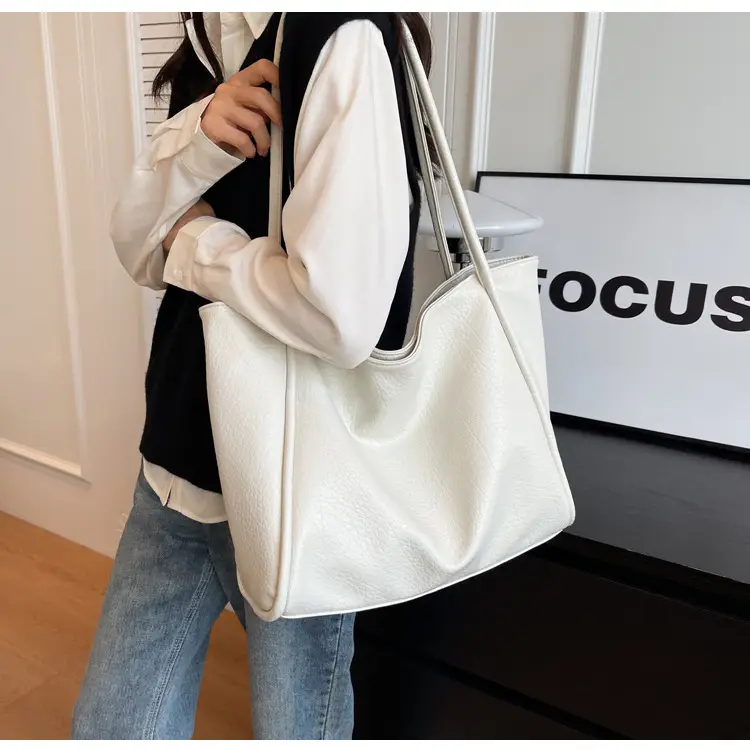 Women Large Capacity Shoulder Bag Beige 2023 — feature 17
