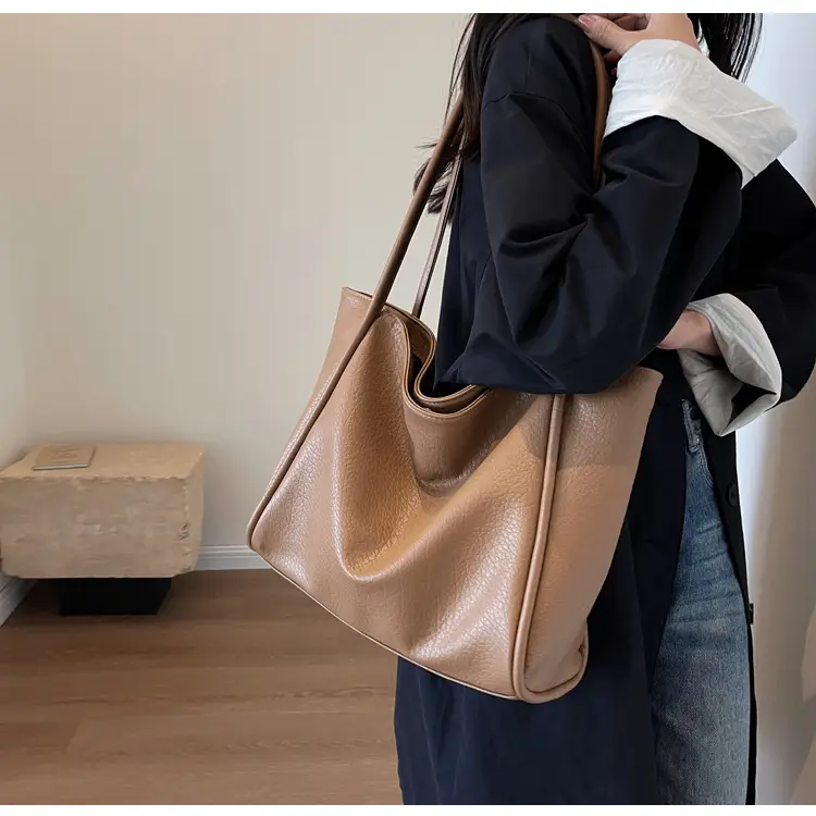 Women Large Capacity Shoulder Bag Beige 2023 — feature 6