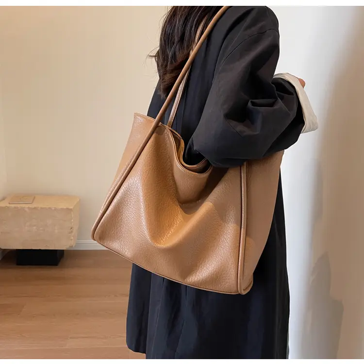 Women Large Capacity Shoulder Bag Beige 2023 — feature 7