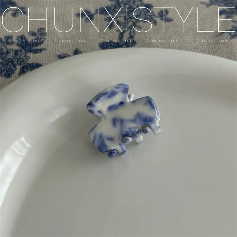Retro Blue & White Hair Clip Shark Medium Size