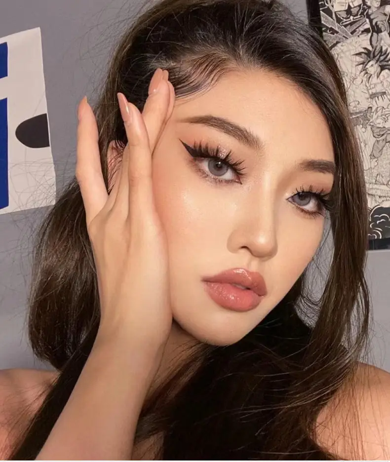 High-Grade Asian Mixed-Blood False Eyelashes Super Fox Series — feature 5
