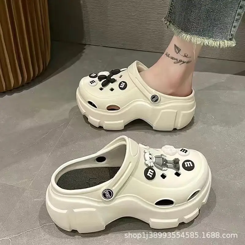 Sesame Street white hole shoes 1023