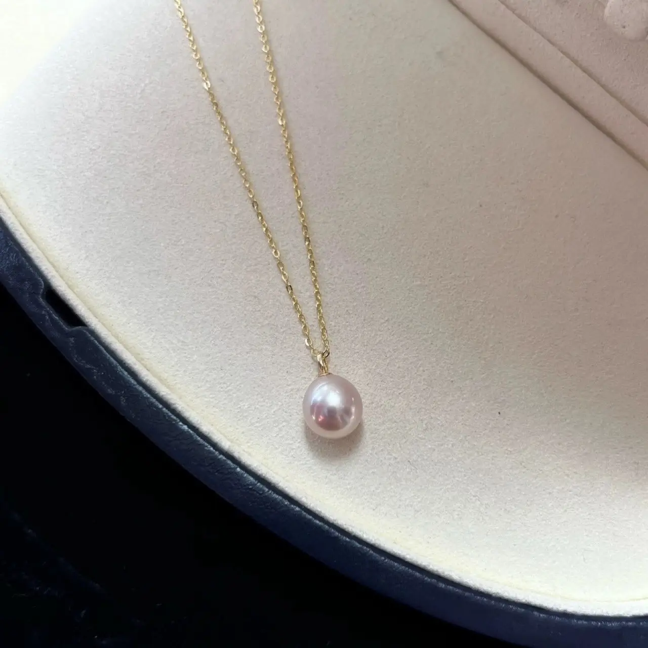 Natural Pearl Necklace with Gold Plating & Light Chain
