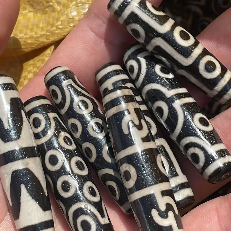 Black & White Patterned Agate Jade Beads 60mm High Oil - Image 2