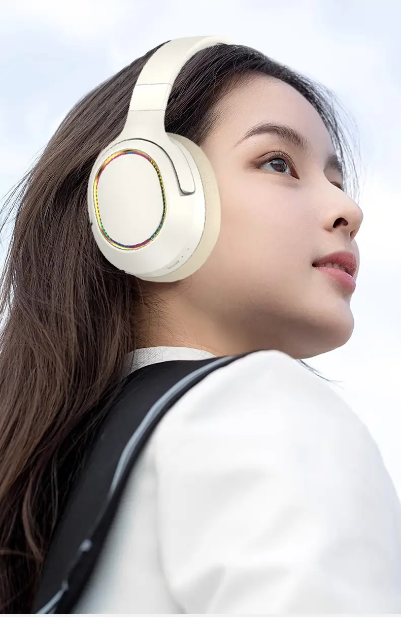 Wireless Bluetooth Headset with RGB Light & Bass — feature 6