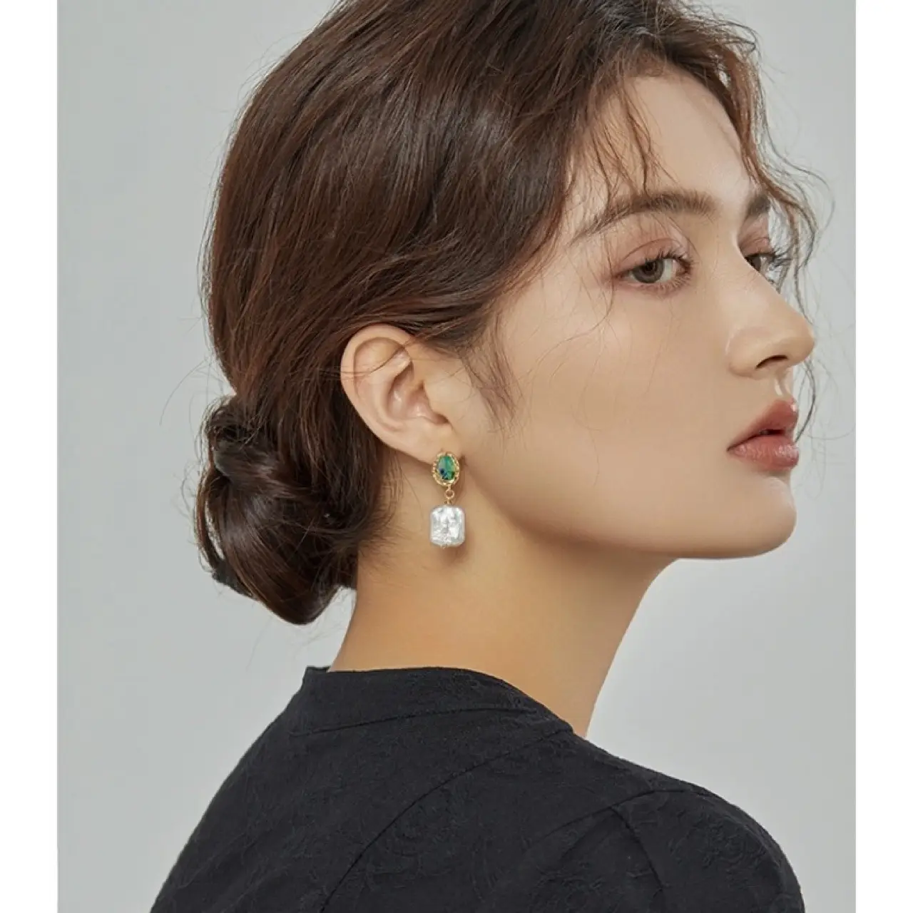 Vintage Natural Square Pearl Earrings for Women - Image 2
