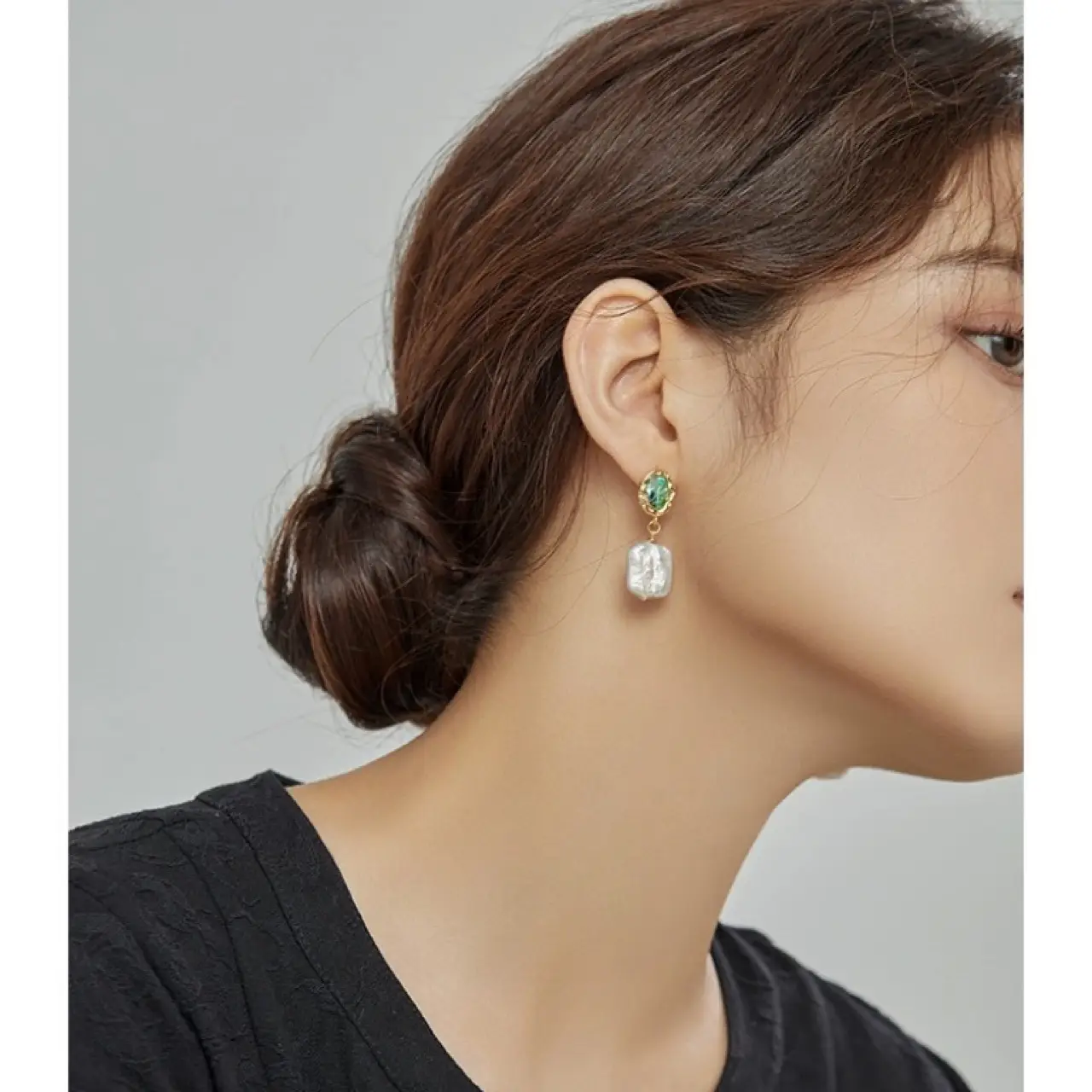 Vintage Natural Square Pearl Earrings for Women - Image 3