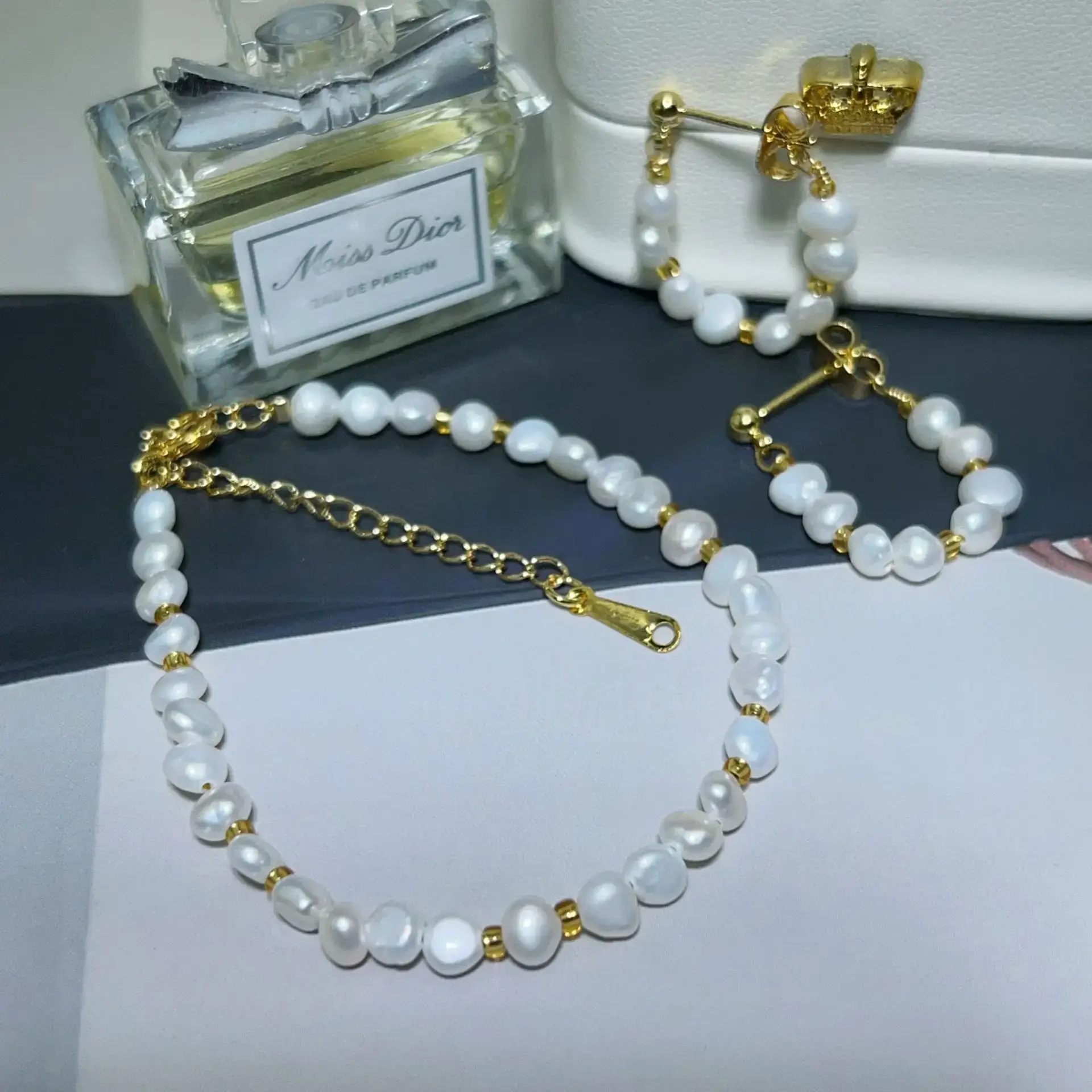 Natural Freshwater Pearl Bracelet with Blue Stones — feature 22
