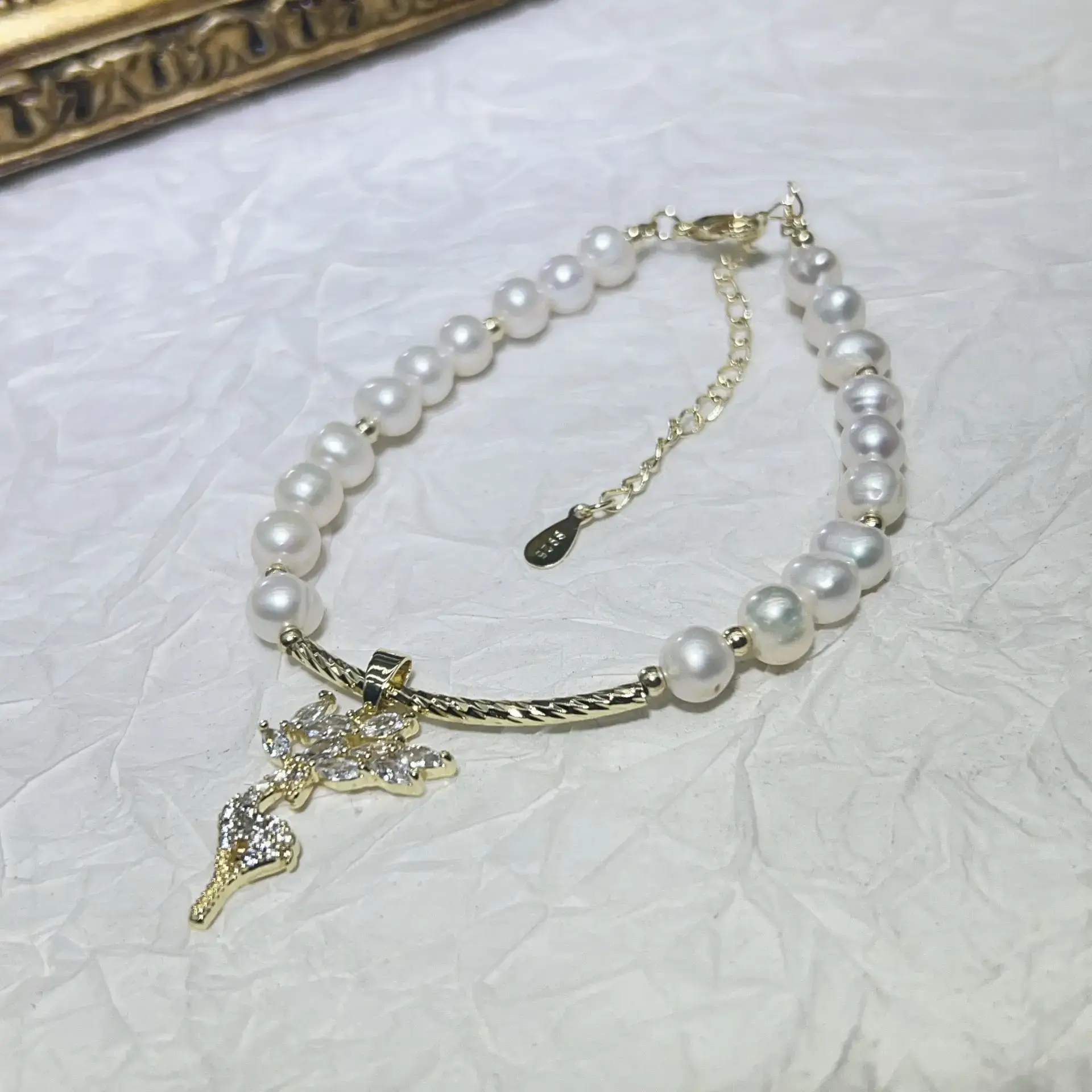 Natural Freshwater Pearl Bracelet with Blue Stones