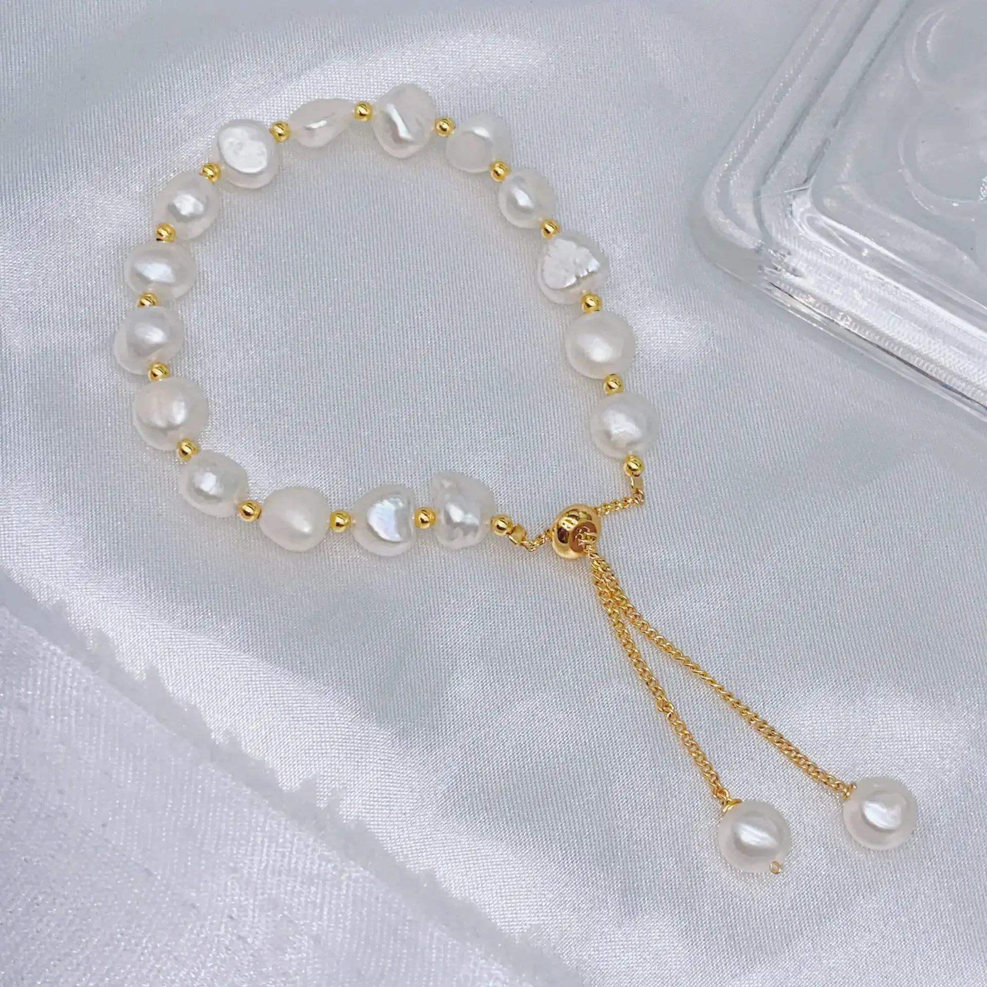 Natural Freshwater Pearl Bracelet with Blue Stones
