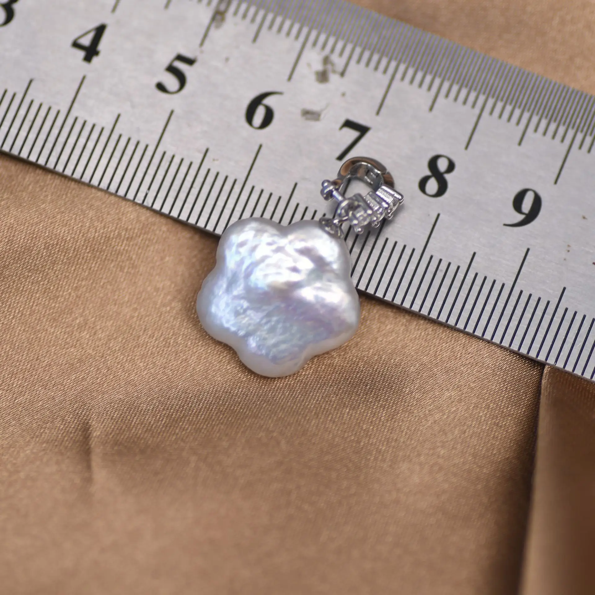 S925 Silver Pearl Pendant with Universal Buckle - Image 4
