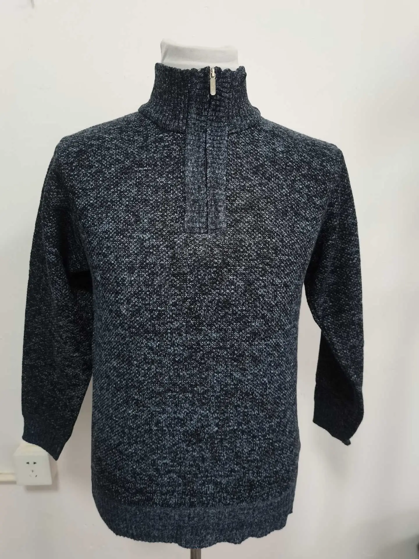 Men Grey Knit Crossbody Zipper Pullover — feature 10