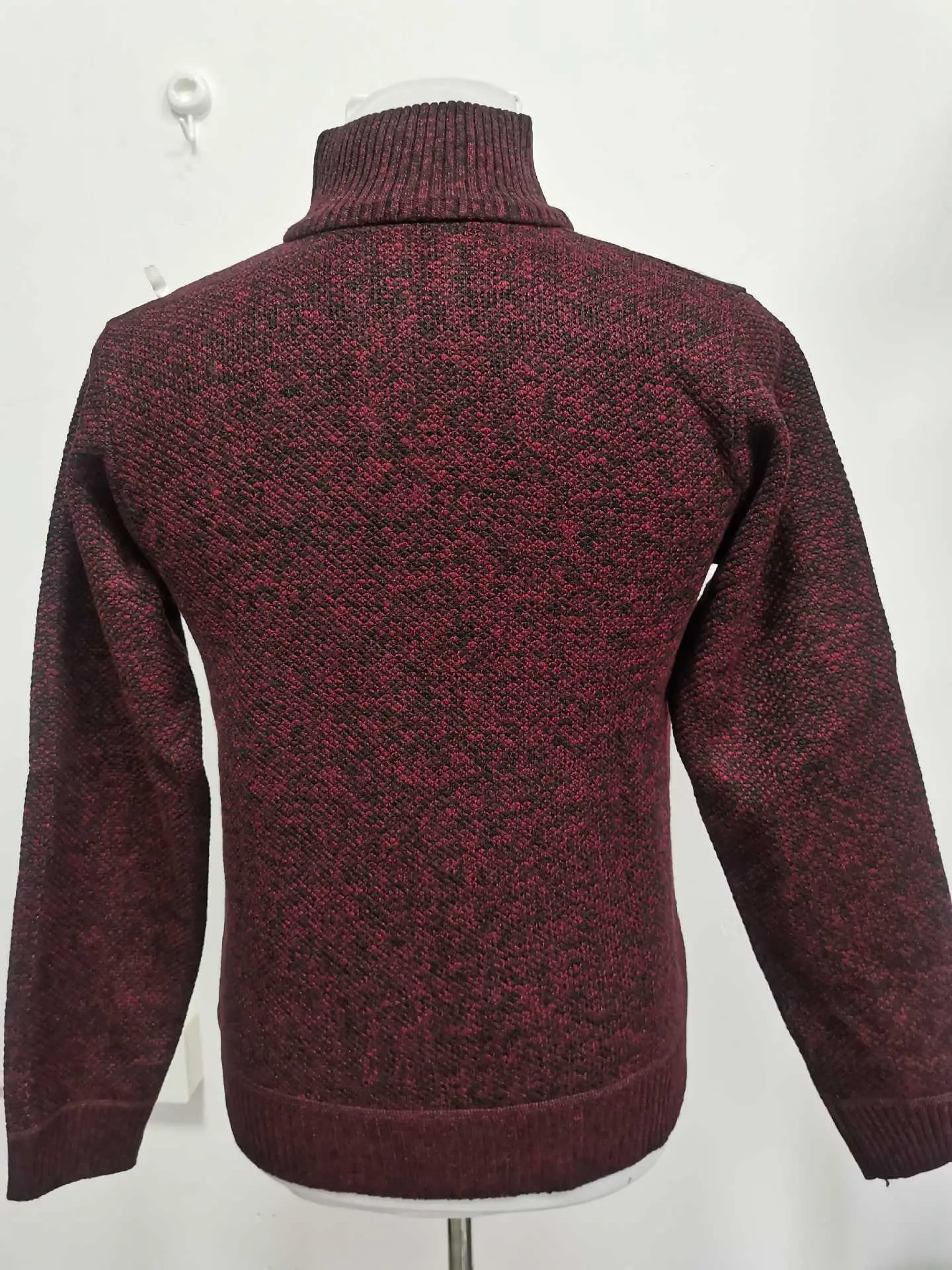 Men Grey Knit Crossbody Zipper Pullover — feature 14