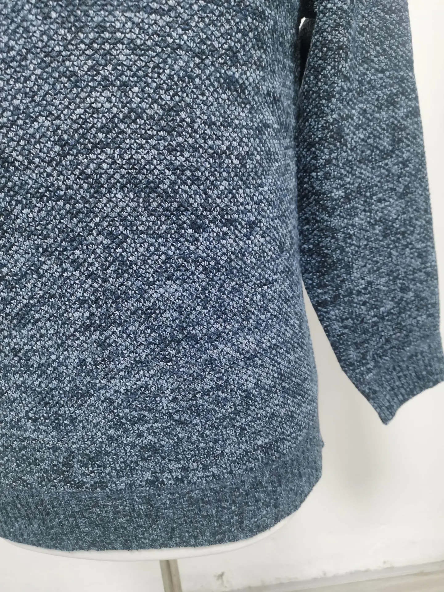 Men Grey Knit Crossbody Zipper Pullover — feature 17