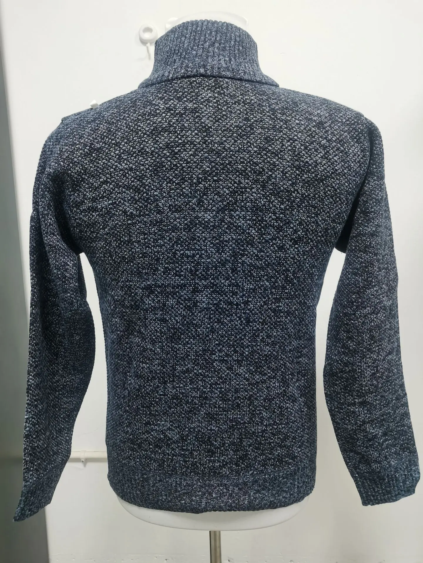 Men Grey Knit Crossbody Zipper Pullover — feature 20