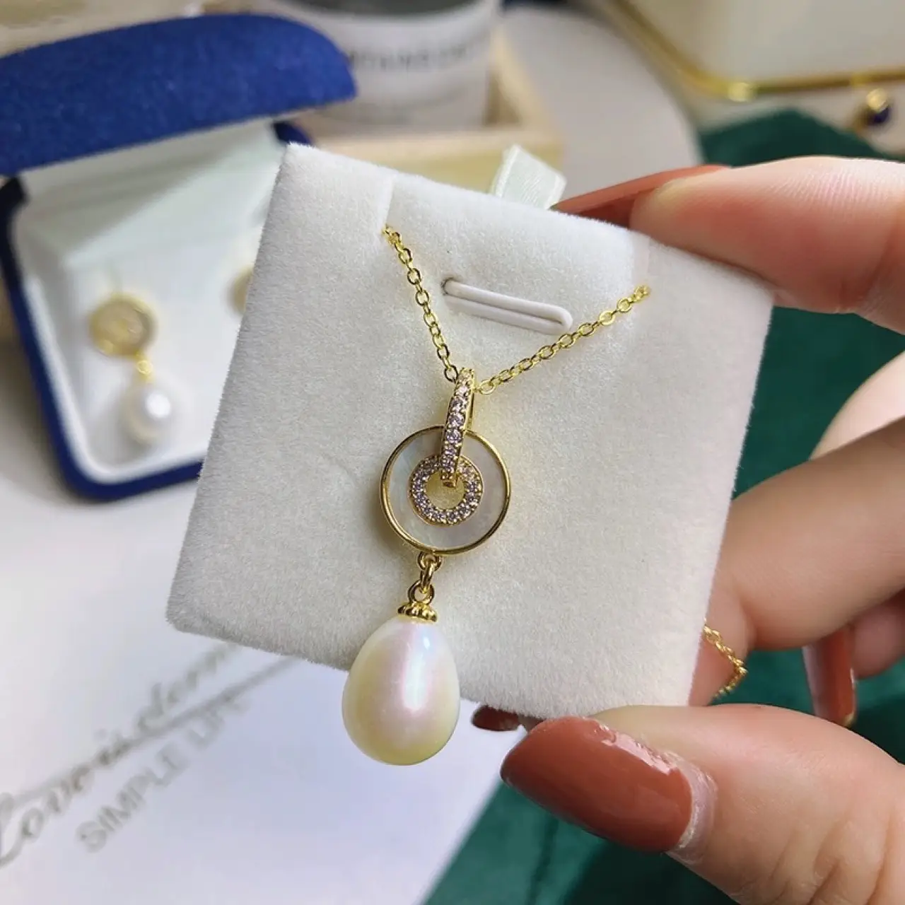 New Shiny Natural Pearl Earrings for Women