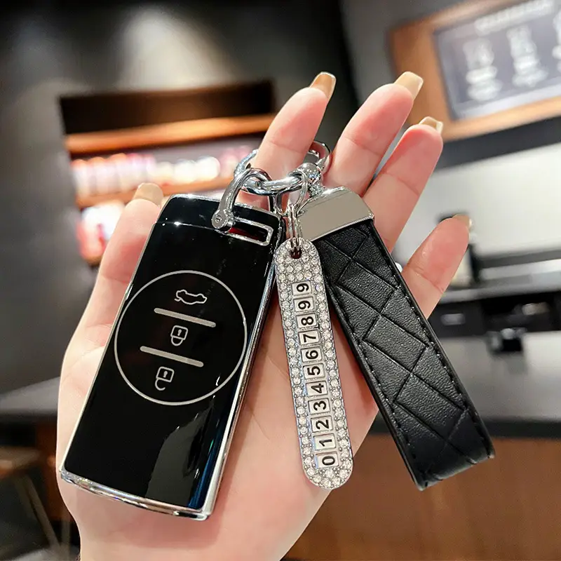 Suitable for Chery Tiggo 3X5X7, Starway Tx, Chasing Wind Et-I, Lingyun Lanyue Tpu Car Full-Cover Key Case, Cute and Fun