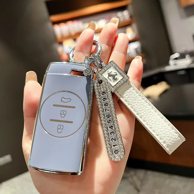 Suitable for Chery Tiggo 3X5X7, Starway Tx, Chasing Wind Et-I, Lingyun Lanyue Tpu Car Full-Cover Key Case, Cute and Fun