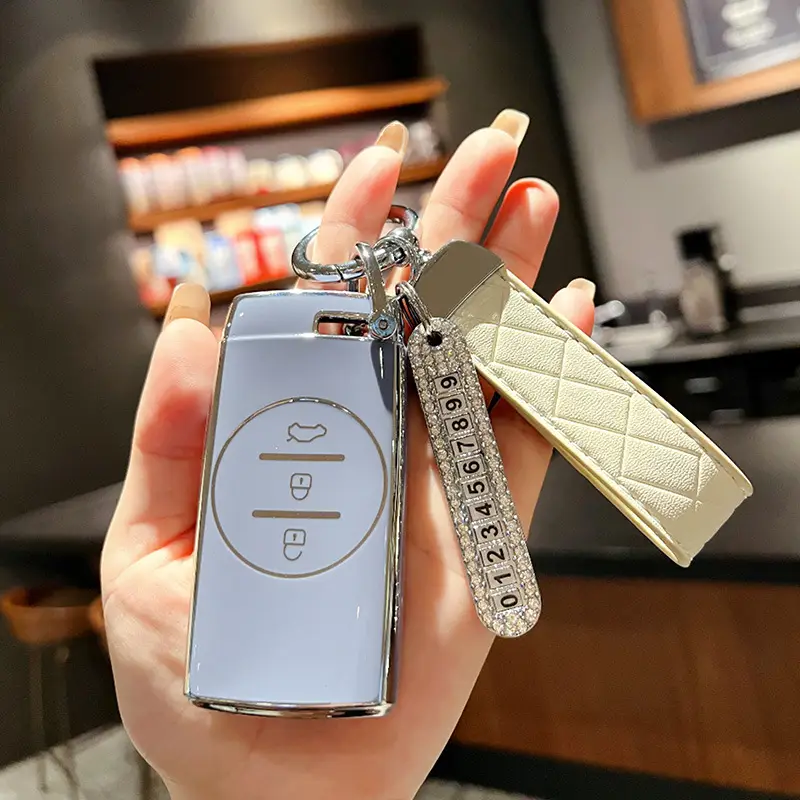 Suitable for Chery Tiggo 3X5X7, Starway Tx, Chasing Wind Et-I, Lingyun Lanyue Tpu Car Full-Cover Key Case, Cute and Fun