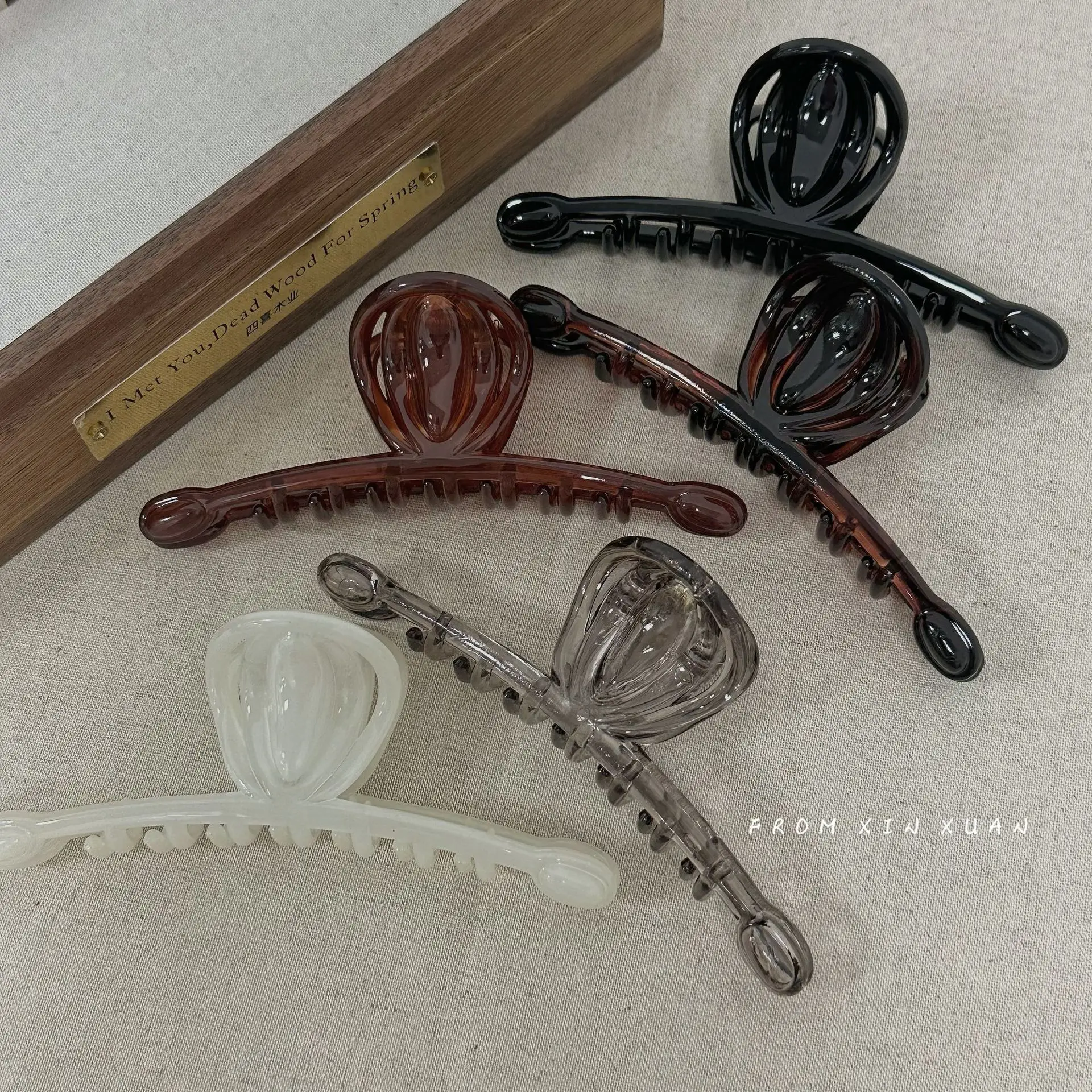 French Retro Shark Clip for Women Large Hairpin