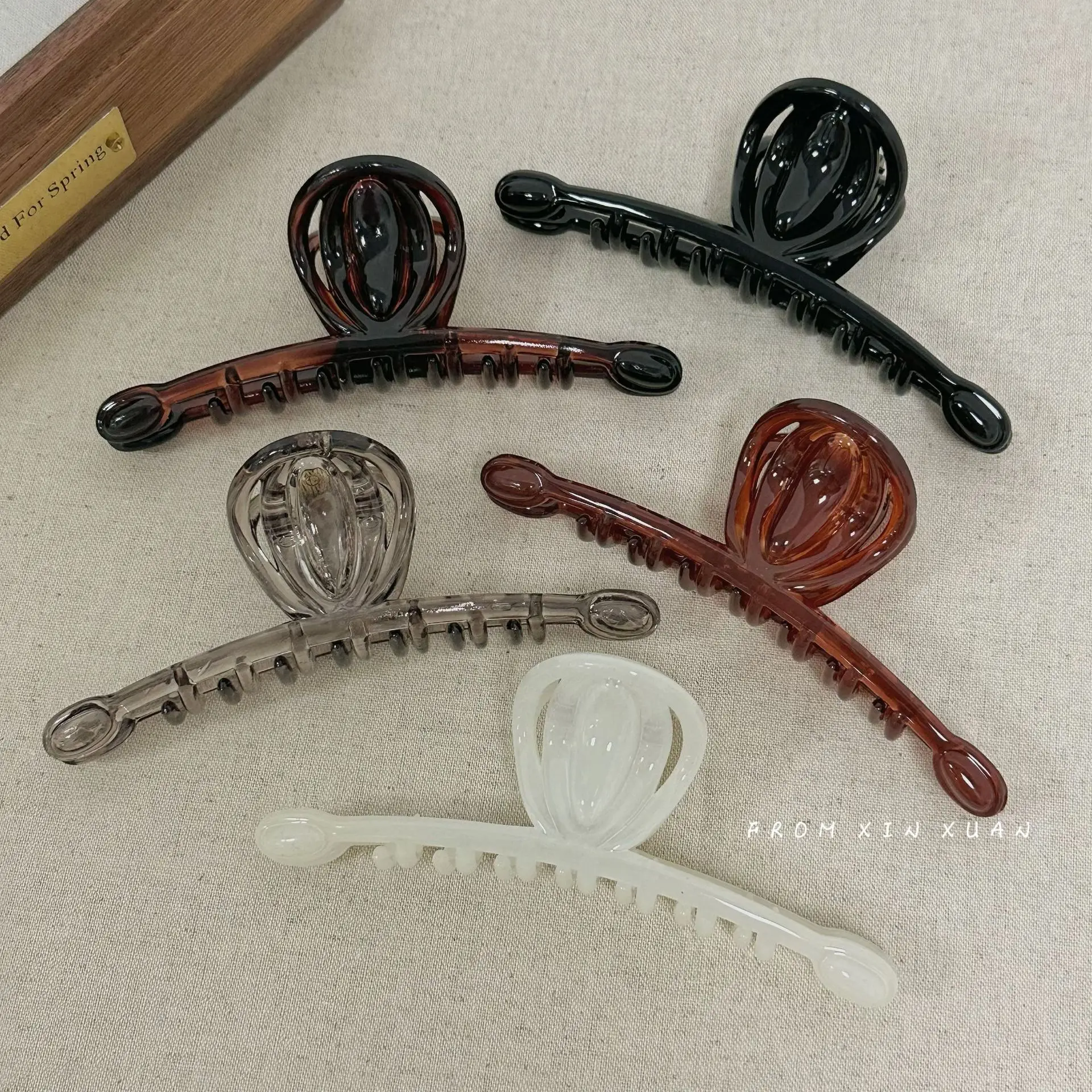 French Retro Shark Clip for Women Large Hairpin